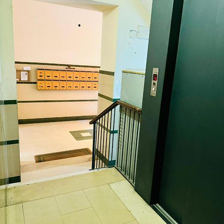 ホテル Punto House Ferrovia ナポリ エクステリア 写真