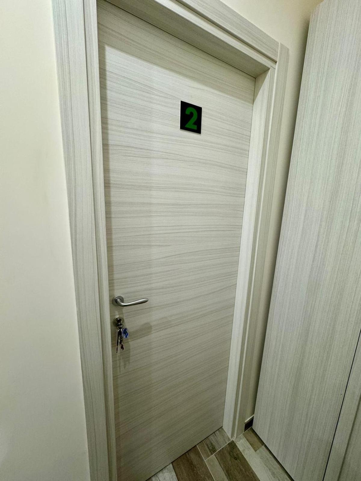 ホテル Punto House Ferrovia ナポリ エクステリア 写真