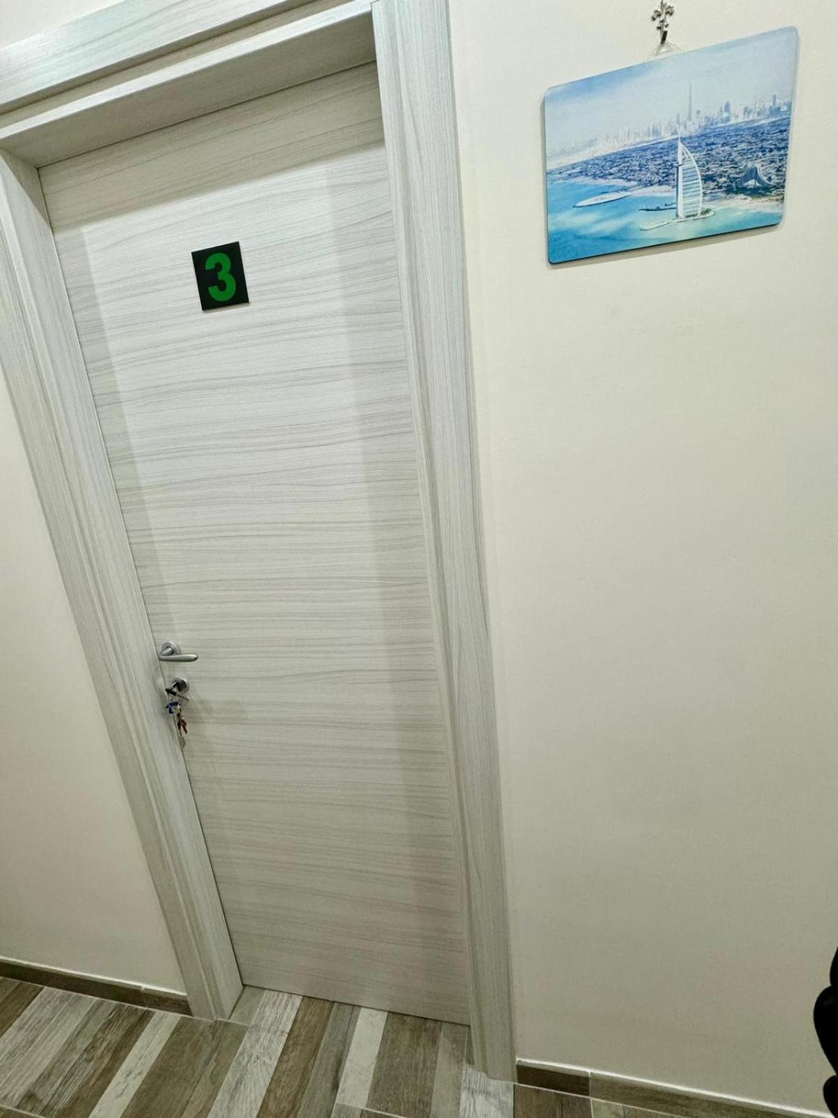 ホテル Punto House Ferrovia ナポリ エクステリア 写真
